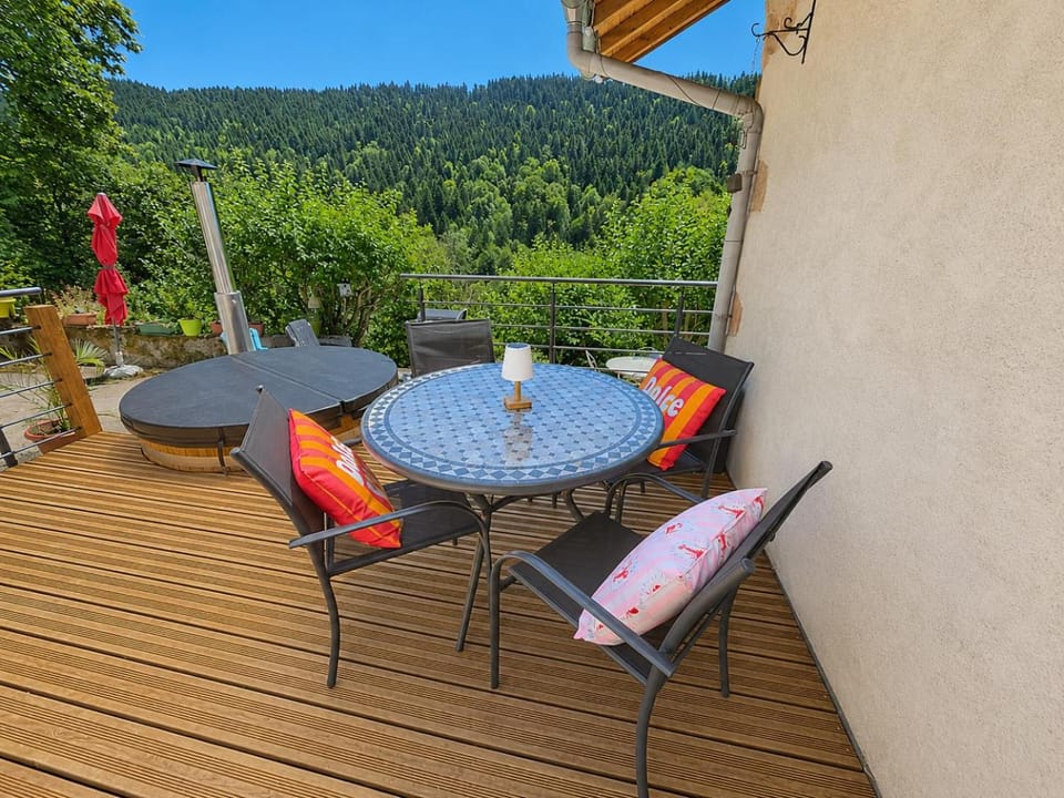 Gîte Liam avec bain nordique et invitation au voyage Apartment in Gérardmer