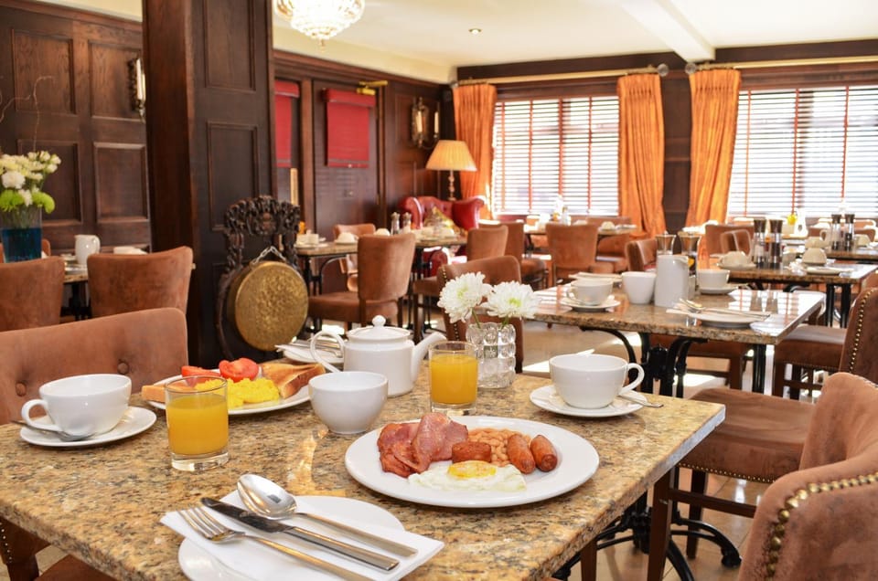 Restaurant/places to eat, English/Irish breakfast