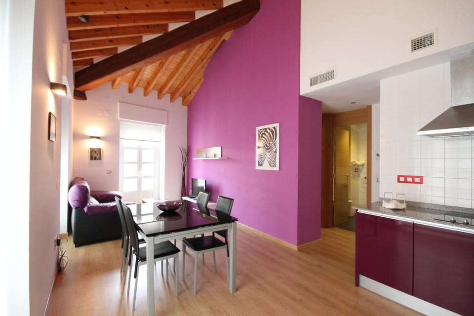 Living room, Seating area, Dining area