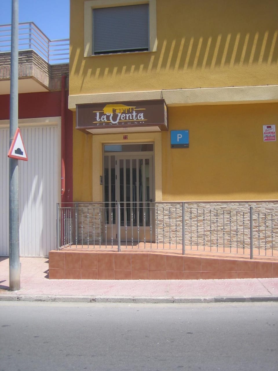 Facade/entrance