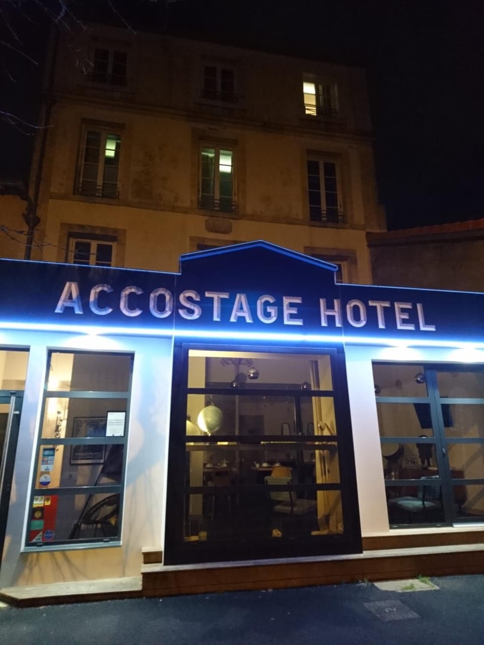 Facade/entrance
