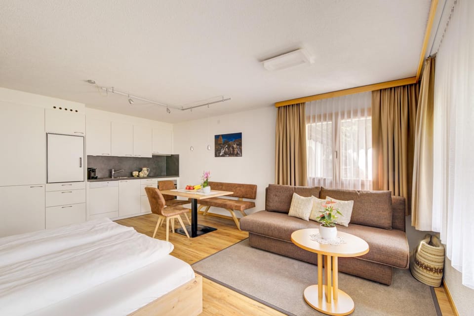 Kitchen or kitchenette, Photo of the whole room, Seating area, Dining area, Bedroom