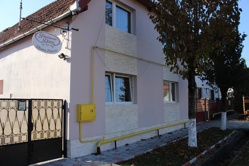 Facade/entrance, Street view