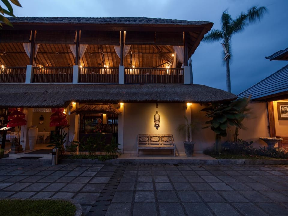 Restaurant/places to eat, On site, Garden view