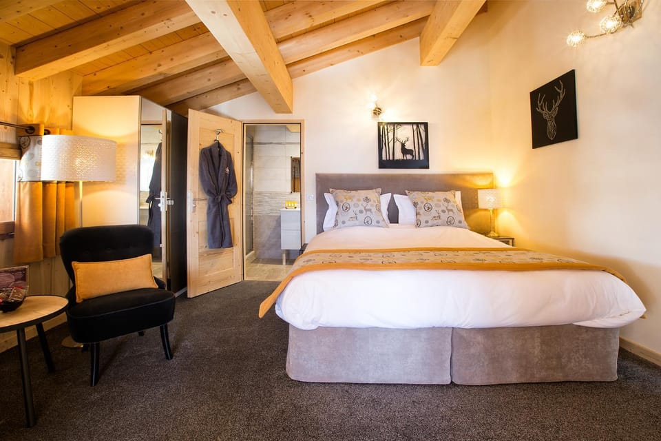 Balcony/Terrace, Bedroom, Mountain view