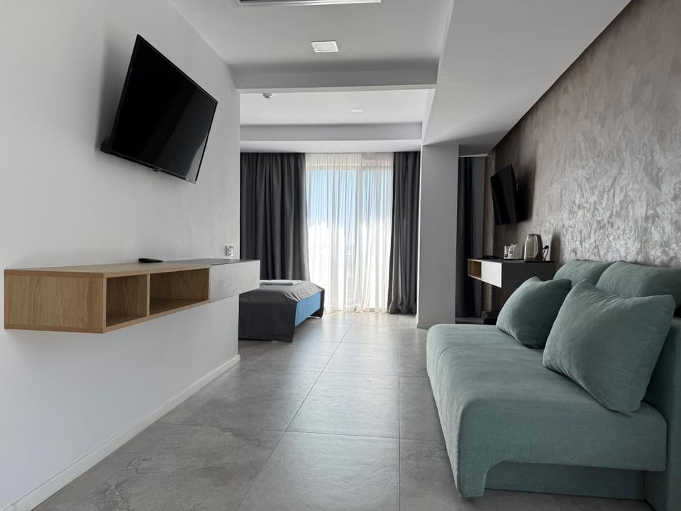 Communal lounge/ TV room, TV and multimedia, Living room, Seating area