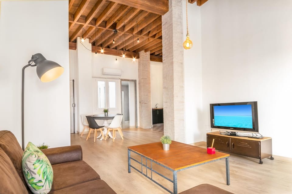 TV and multimedia, Living room, Dining area