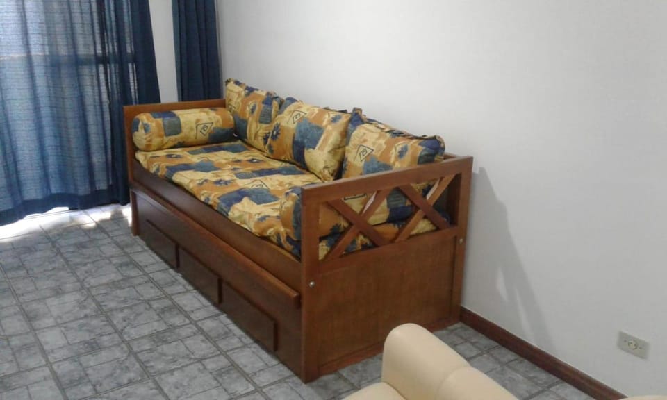 Bed, Living room
