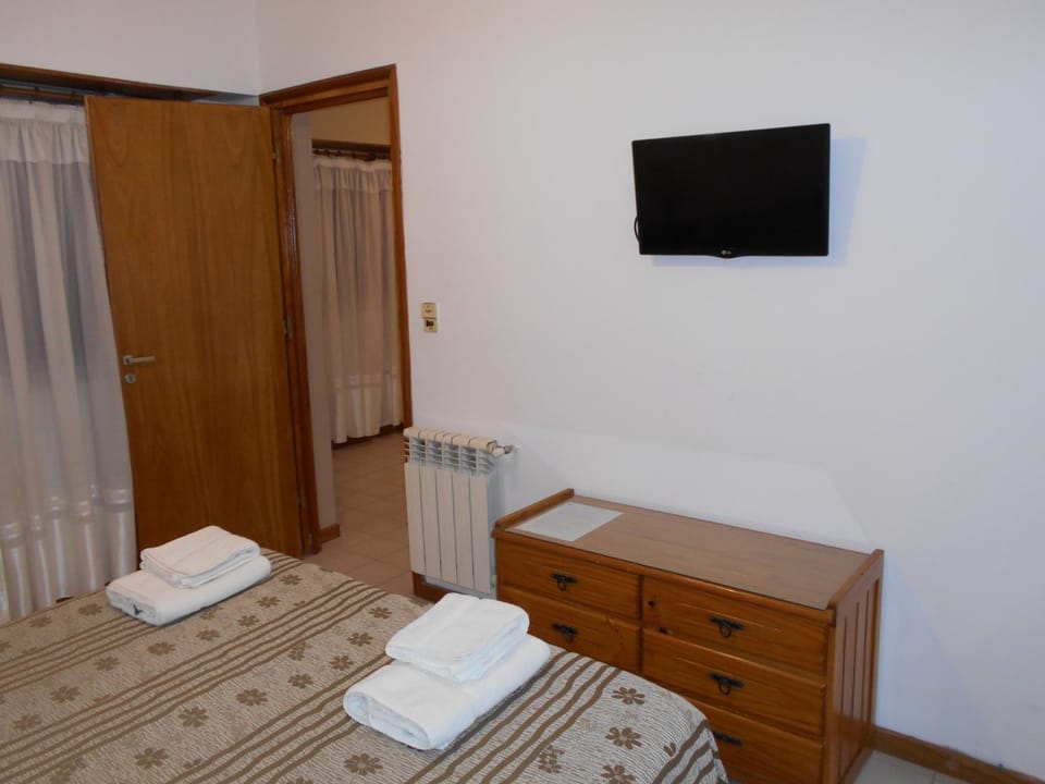 Bed, Bathroom, TV and multimedia, Bedroom, Family, heating, safe, towels, wardrobe