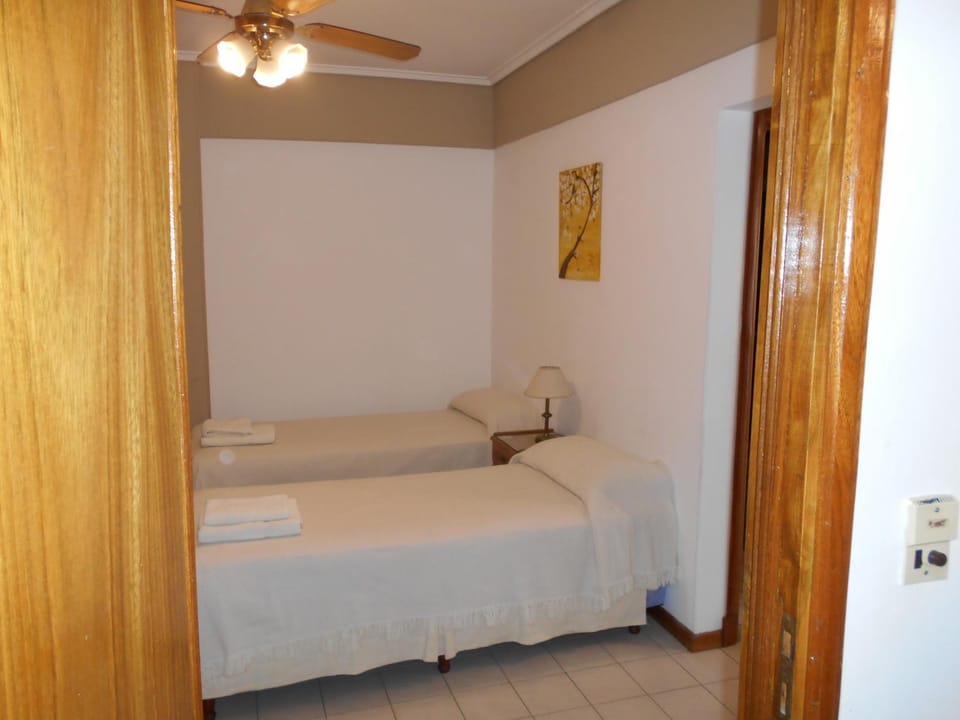 Bed, Bathroom, TV and multimedia, Photo of the whole room, Bedroom, Family, heating, safe, towels, wardrobe