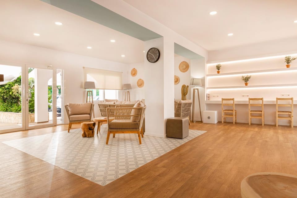 Lounge or bar