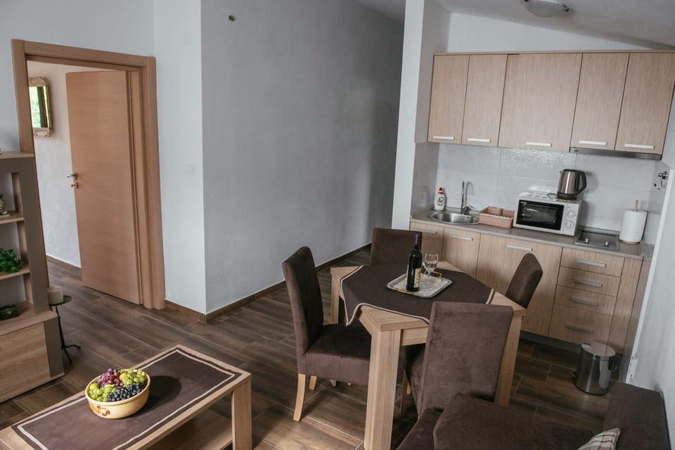 Kitchen or kitchenette, Living room, Dining area