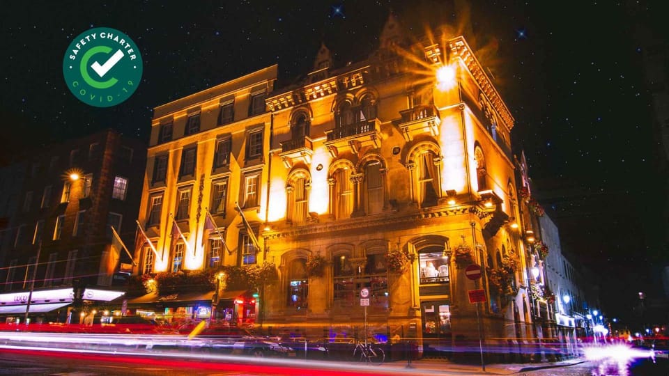 Property building, Facade/entrance, Night
