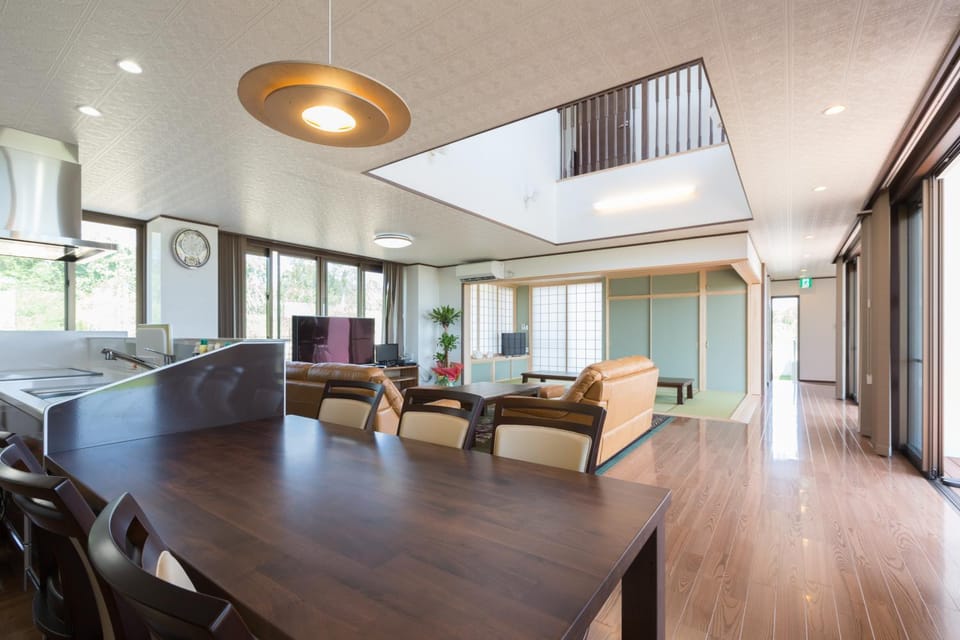Living room, Dining area