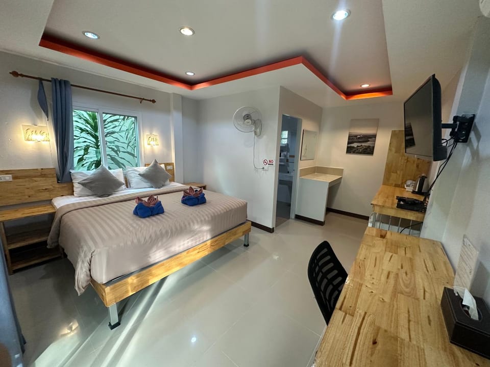 Photo of the whole room, Bedroom, hair dresser