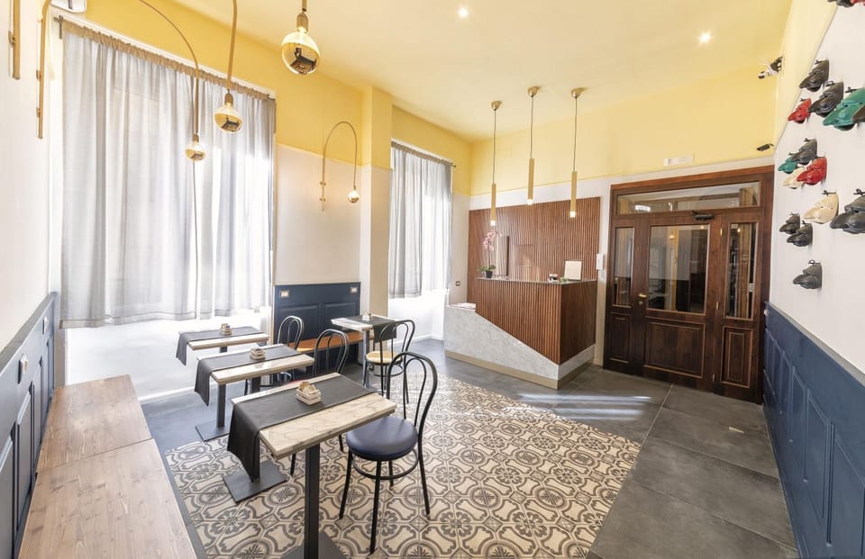 Be Italian Flat Duomo 319 Bed and Breakfast in Naples