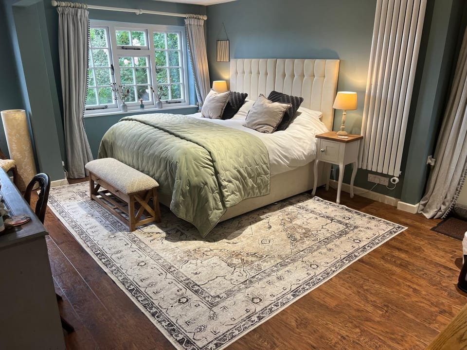 Bed, Day, Photo of the whole room, Bedroom