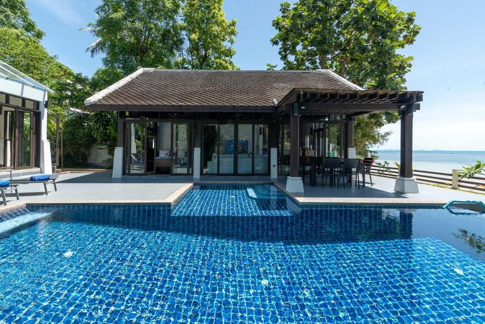 Beach Front Villa Villa in Ko Samui