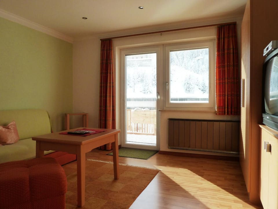 Living room, Photo of the whole room