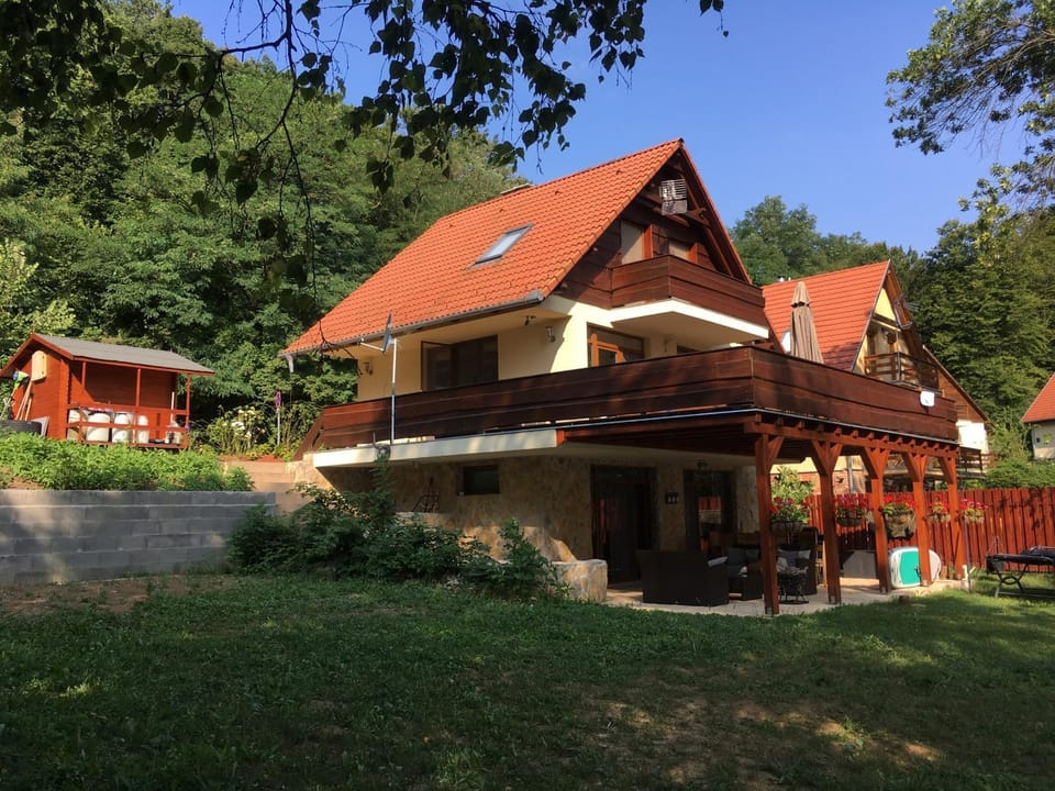 Facade/entrance, Garden, Balcony/Terrace, Garden view