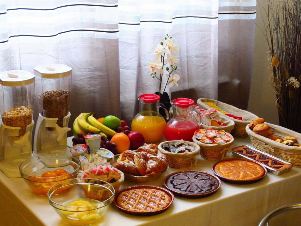 Food and drinks, Food
