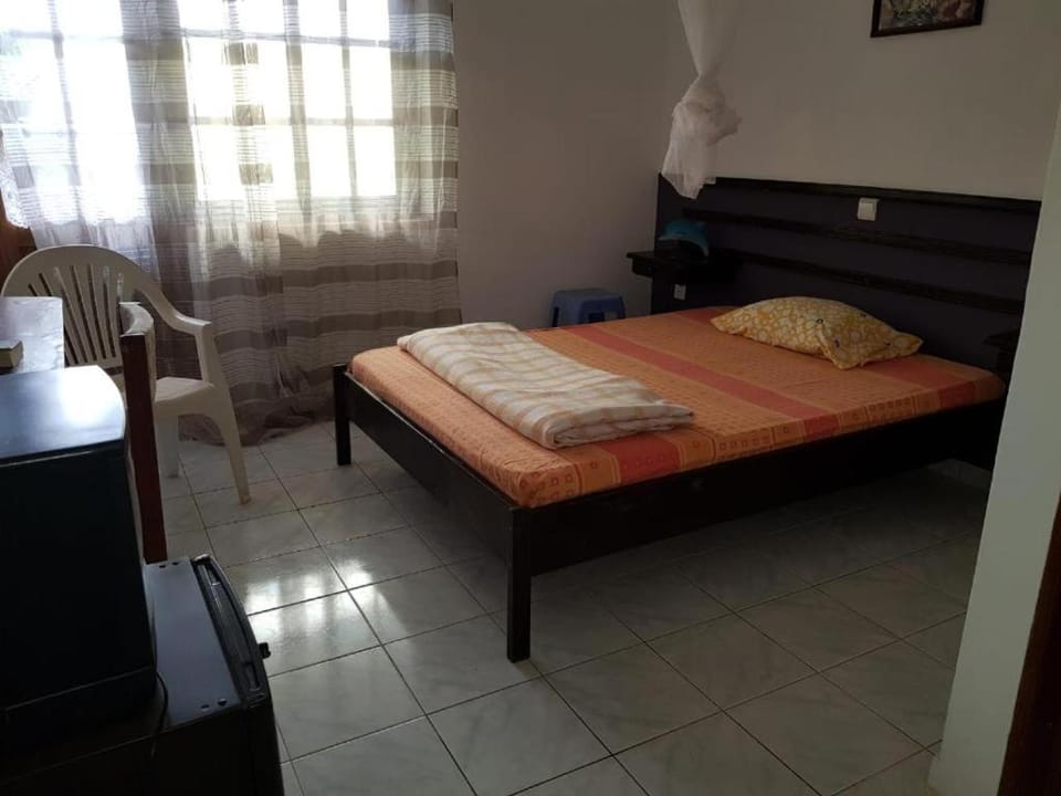Pensão Alcinda Bettencourt 50 meters to the Beachfront Bed and Breakfast in Santa Maria
