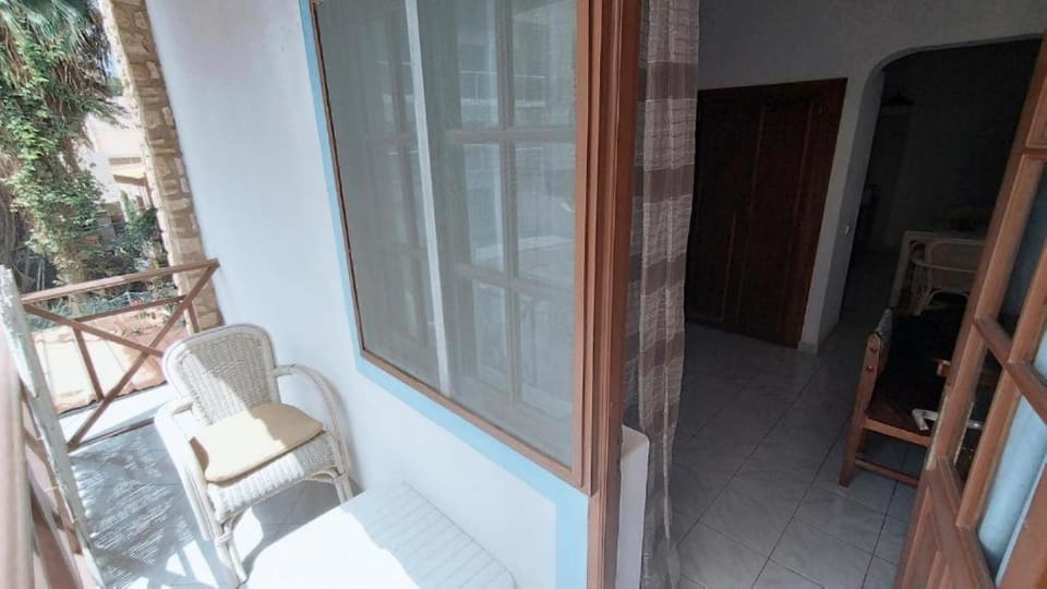 Pensão Alcinda Bettencourt 50 meters to the Beachfront Bed and Breakfast in Santa Maria