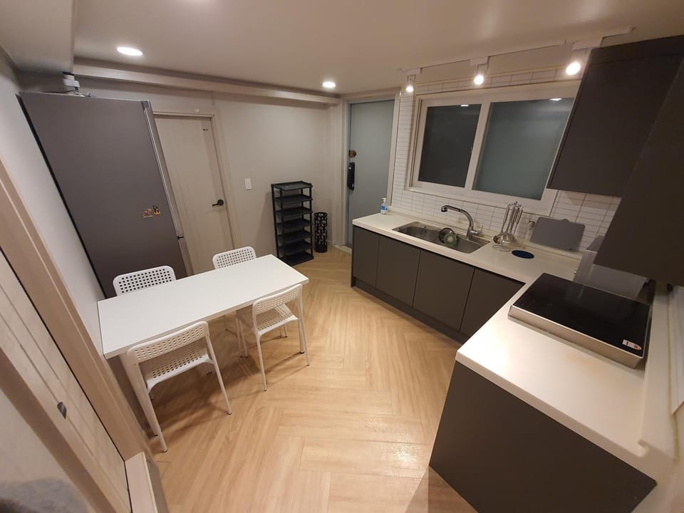 Kitchen or kitchenette, Living room, Dining area