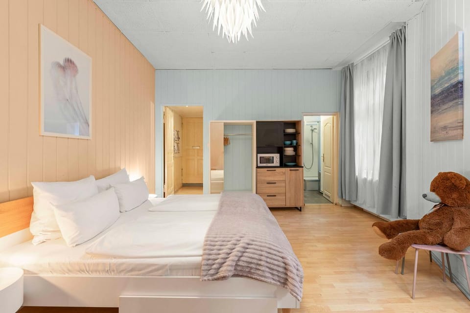 Bed, Photo of the whole room, Bedroom, wardrobe