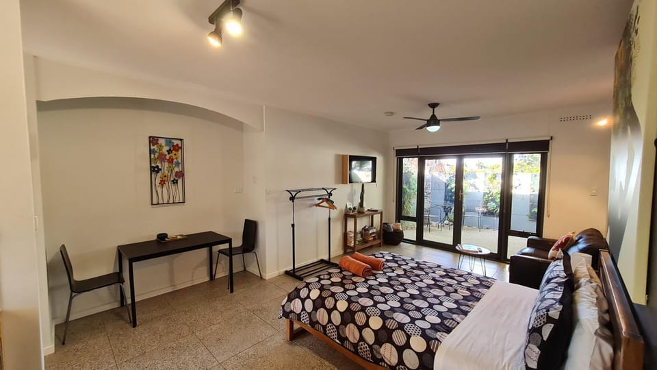 The Courtyard - Garden View Studio Apartment in Port Pirie