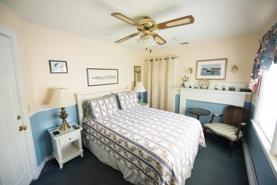 Anne's White Columns Inn Bed and Breakfast in Acadia National Park