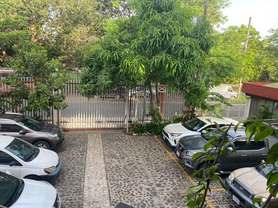 Garden view, Parking