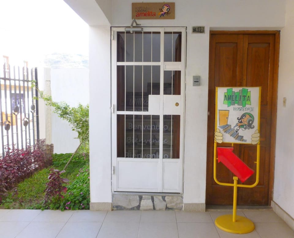 Facade/entrance, Area and facilities