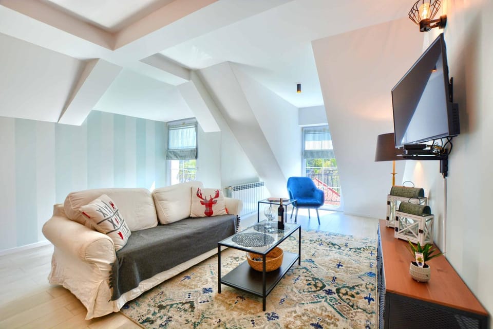 Living room, Decorative detail, Seating area