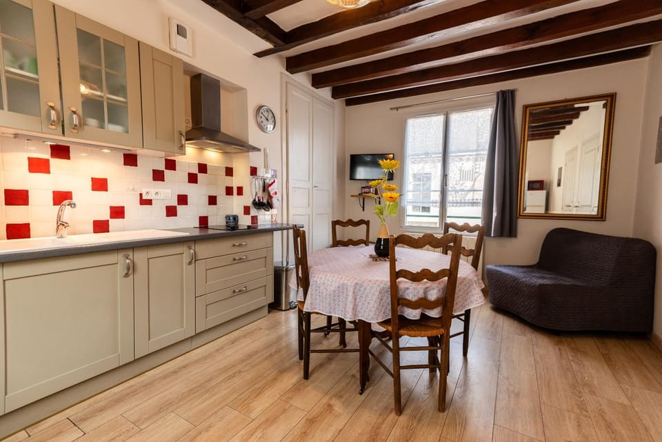gite montreuil le henri 2 pers Apartment in Pays de la Loire