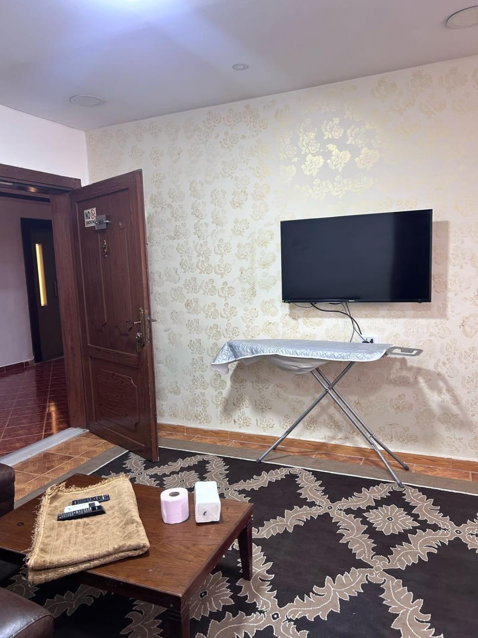 Communal lounge/ TV room