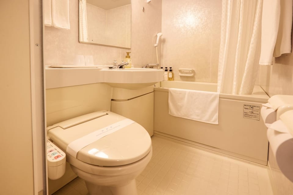 Shower, Toilet, Bathroom, Bath