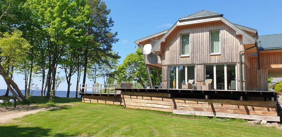 Property building, Spring, Day, Natural landscape, Sea view