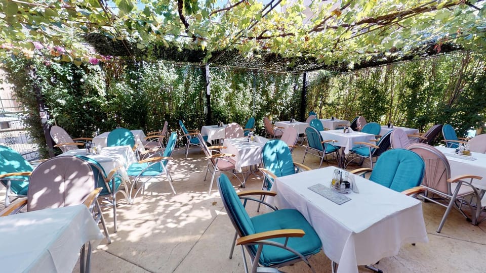 Restaurant/places to eat, Garden, Balcony/Terrace, Internal: Not applicable to any particular room