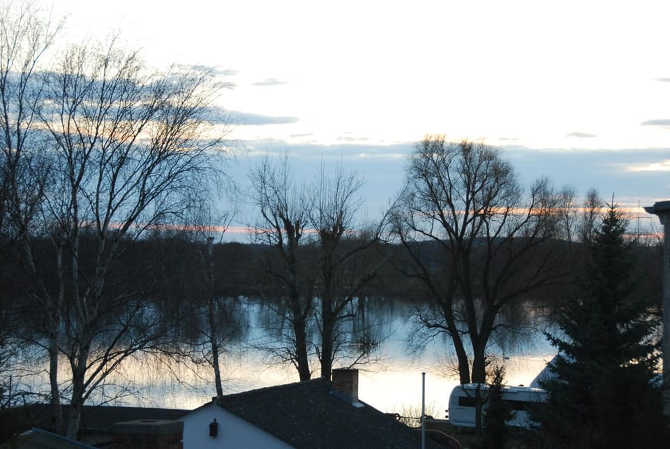Neighbourhood, Natural landscape, River view