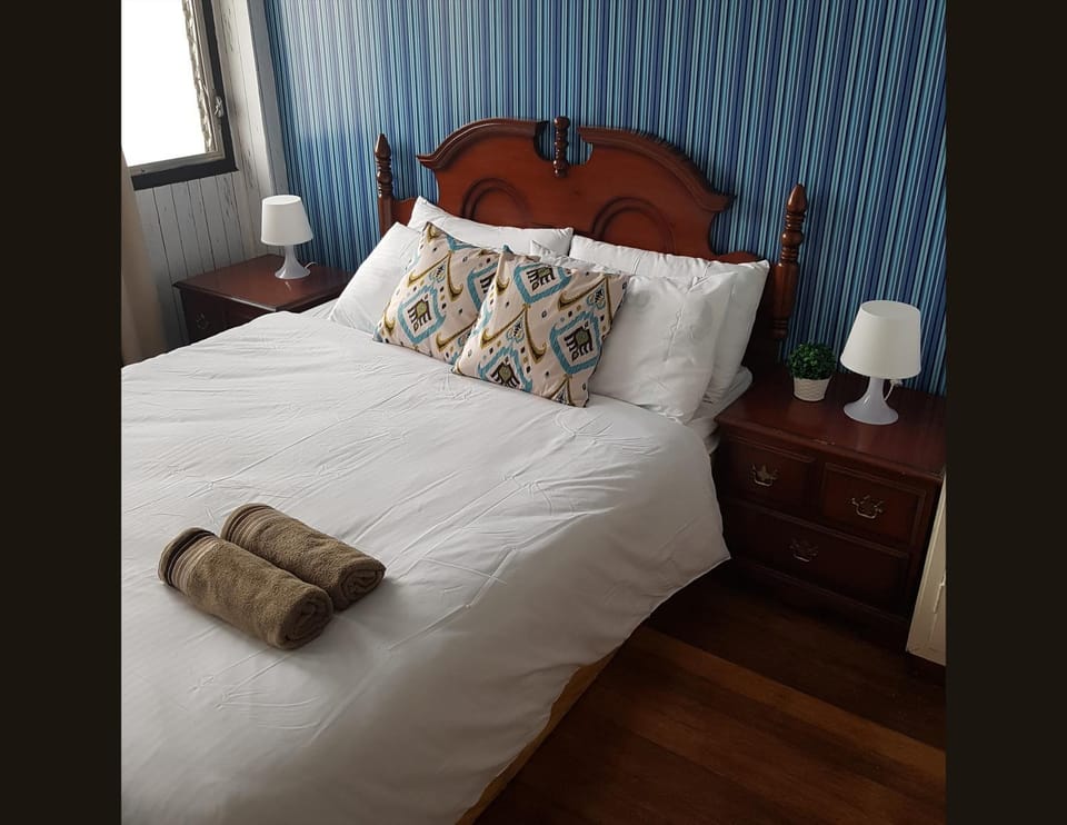 HOMESTAY DE MARQS - STYLISH and SPACIOUS 3 BEDROOM VACATION HOME Apartment in Baguio