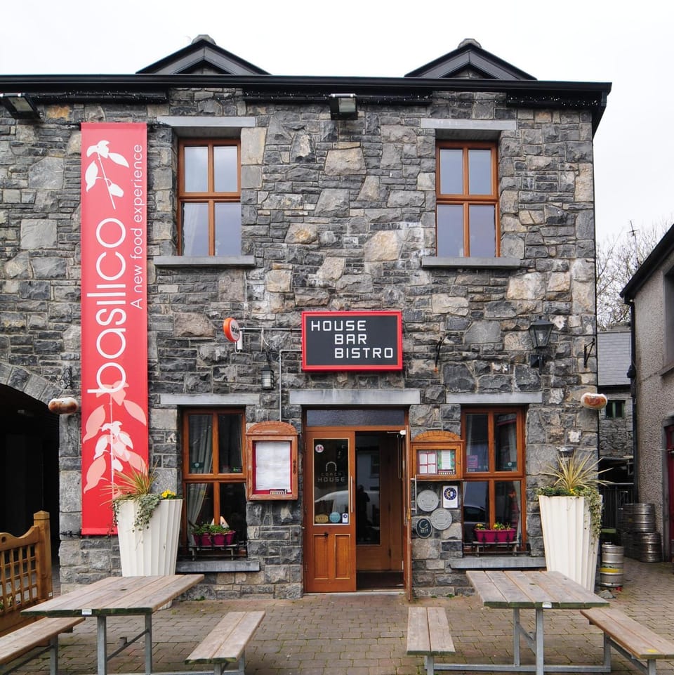 Restaurant/places to eat, Facade/entrance
