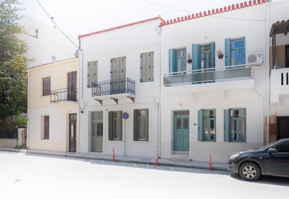 Property building, Neighbourhood, Street view, Location