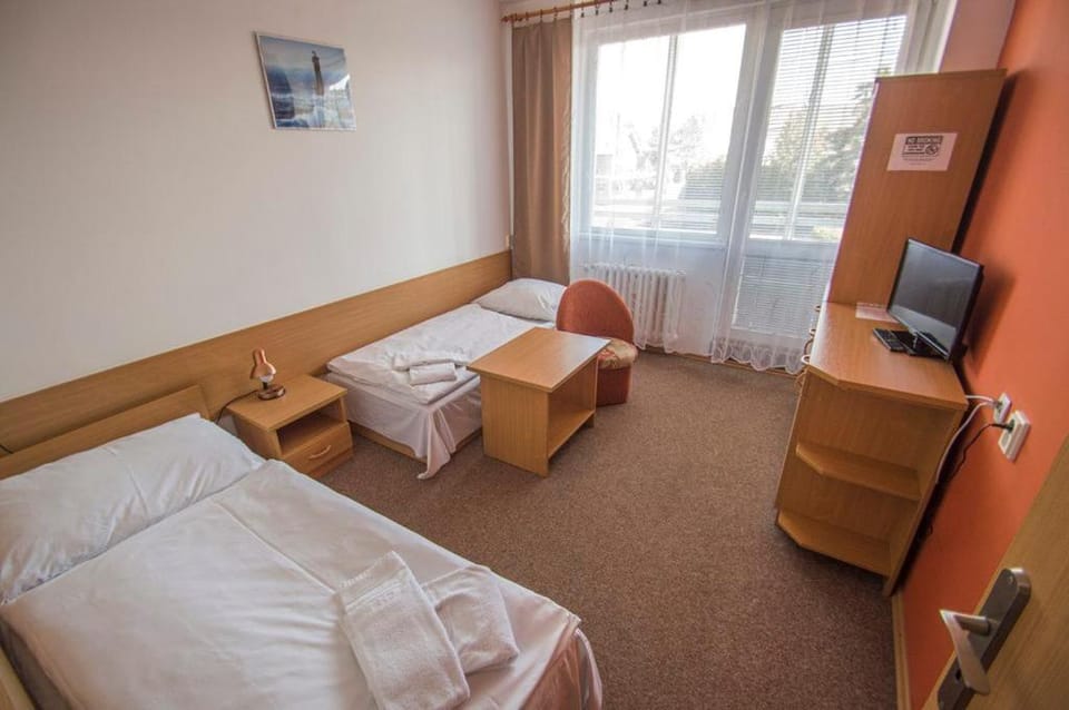 Bed, Seating area, Bedroom, towels