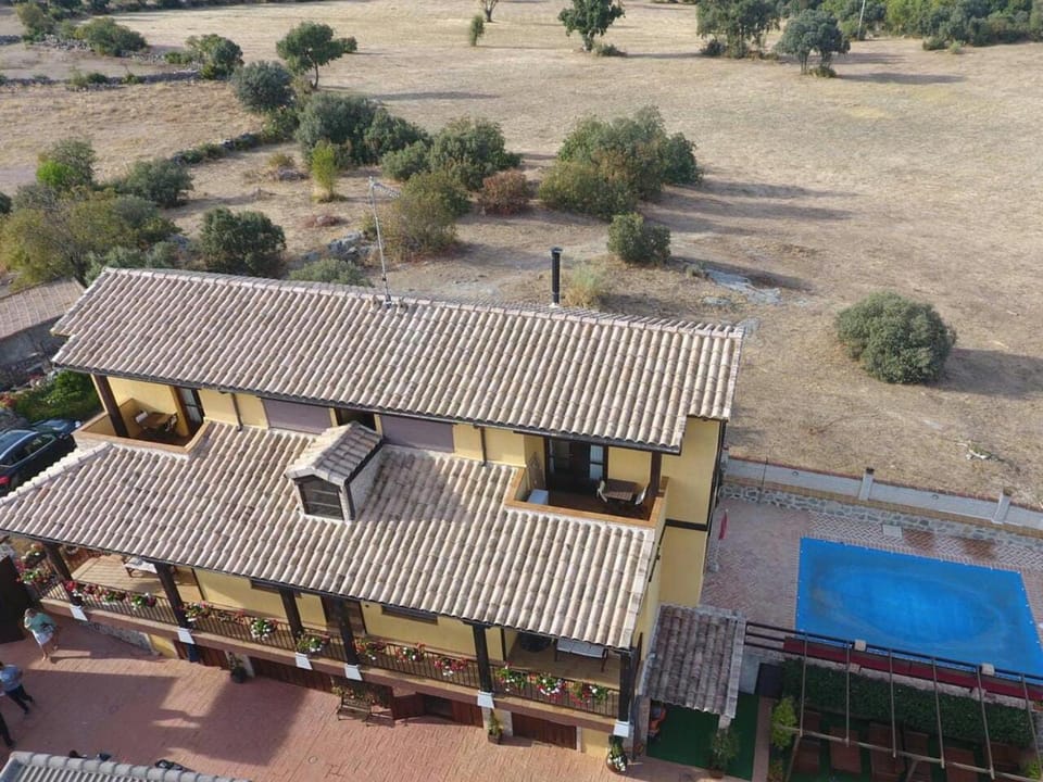 Property building, Bird's eye view, Swimming pool