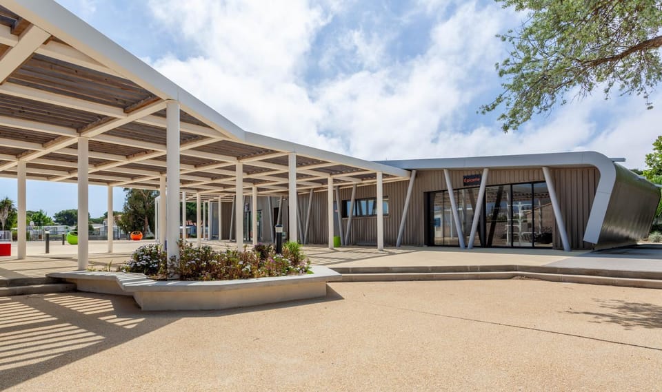 Property building, Day