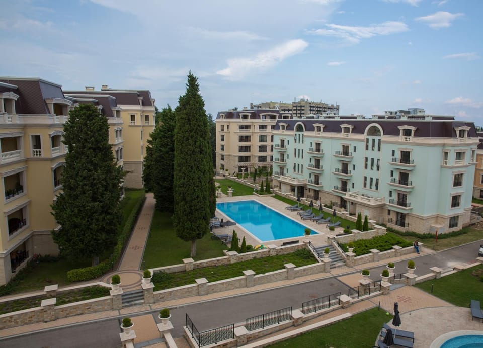 Garden, Pool view
