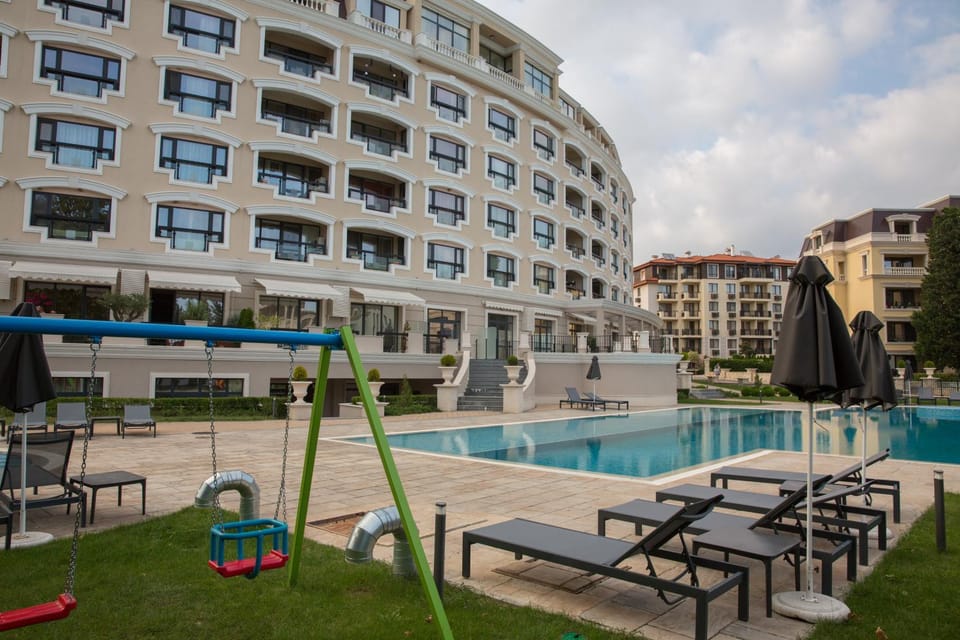 Property building, Garden, Pool view
