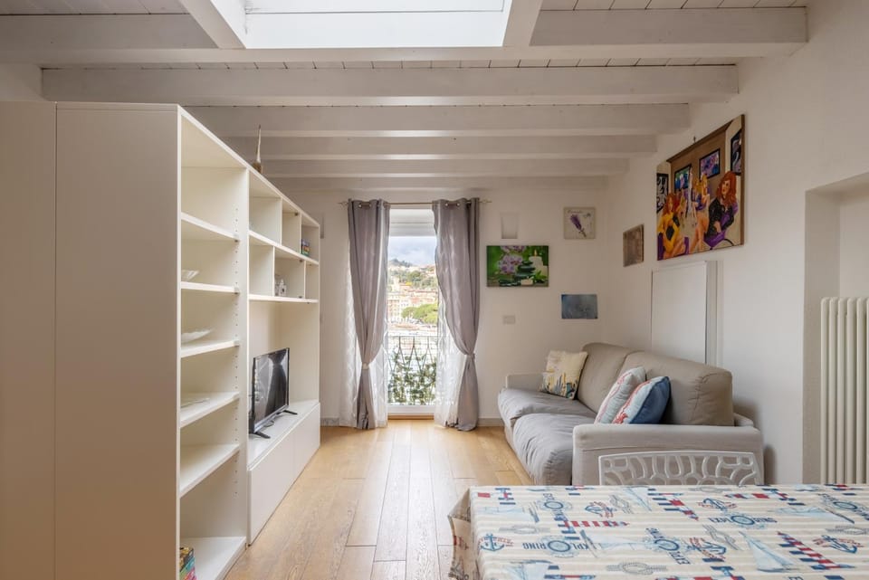 TV and multimedia, Living room, Seating area, Sea view