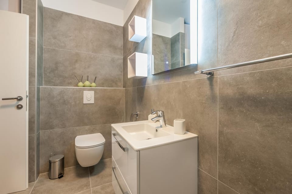 Toilet, Bathroom